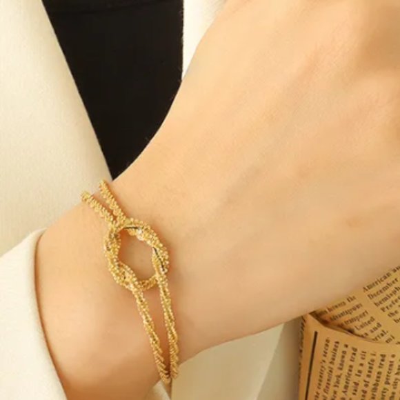 Gold knot bracelet - Picture 4 of 4